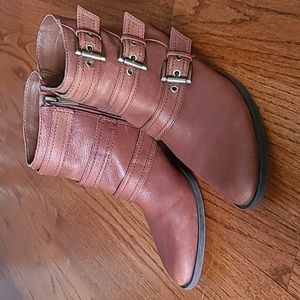 Vince Camuto Women's 7.5 Brown Leather Buckle Ankle Booties
